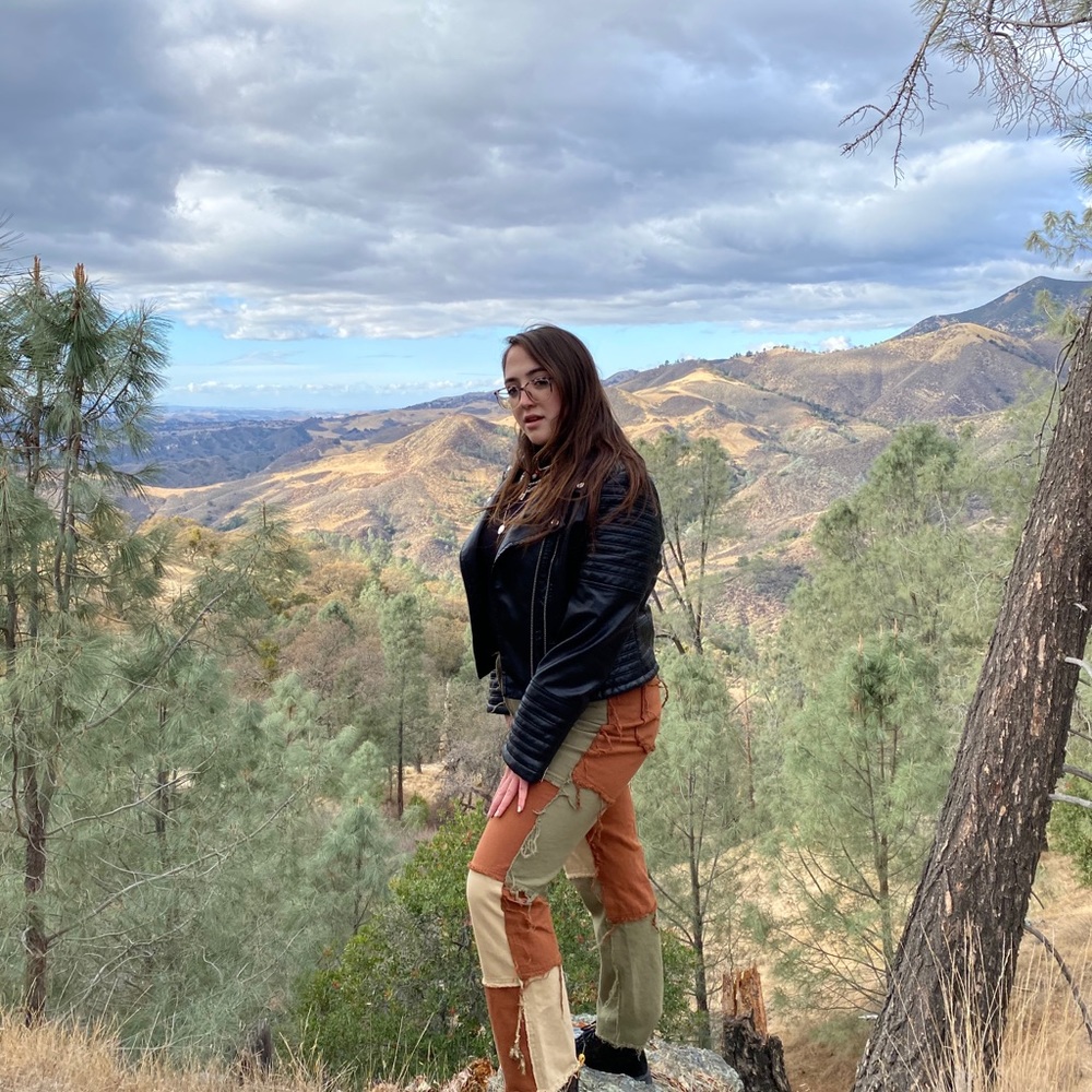 Meet your Posher, Alexis